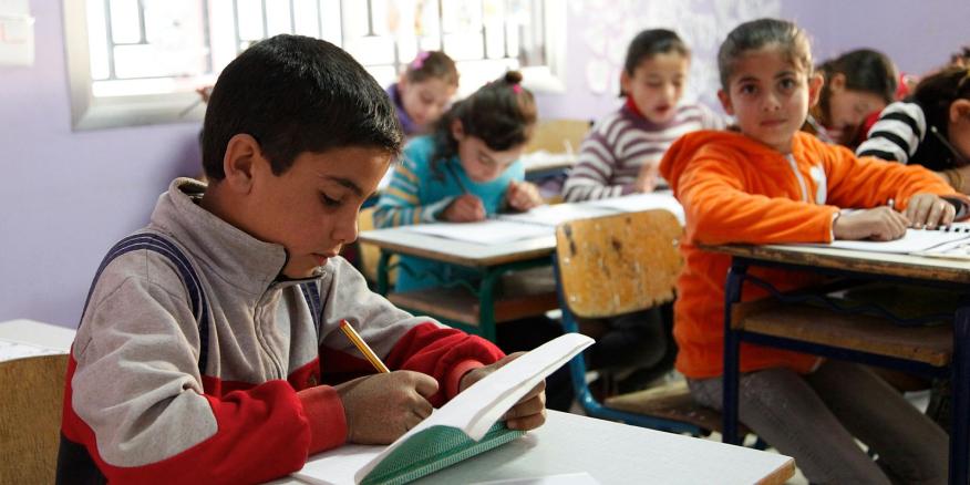 بداية العام الدراسي في سورية بعد سنين الأزمة والكورونا